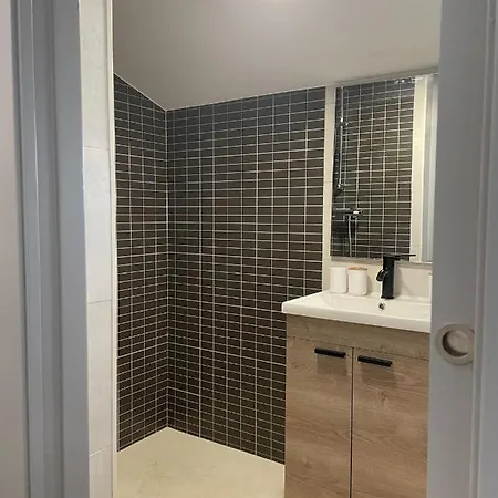 Apartamento Luminoso Con Parking Terrassa