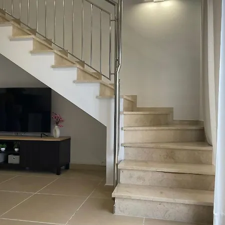 Luminoso Duplex Con Parking Apartment *